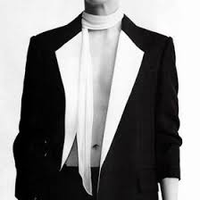 Box cube podiums in cream background with paper leave on column. Angelina Turang Angelinaturang Profil Pinterest