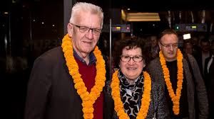 Winfried kretschmann (born 17 may 1948) is a german politician of the alliance '90/greens. Gerlinde Kretschmann Besucht Hersteller Fur Faire Mode Regional Bild De