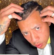 What are good prime and top coat options for a concrete fire table?