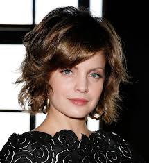 This hairstyle will give you an instant makeover and in no time, you will look classy and glamorous. Wavy Bob Hairstyle With Bangs Hairstyles Weekly