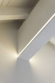 Design Della Luce Per Il Residenziale Luce E Design Illuminazione Mansarda Illuminazione Travi Illuminazione Led Soffitto