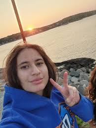 Chris Saade's Instagram, Twitter & Facebook