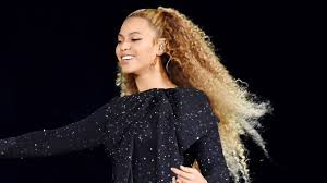 Beyonce won't have any use for her wind machines now she has short hair. Colorist Rita Hazan Talks Beyonce S Blonde Hair For On The Run Ii Tour Allure