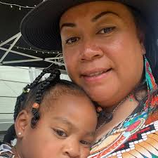 이탈리아 권투 선수 안젤라 카리니가 올림픽에서 46초 만에 패배하고, 지난해 여자 종목에서 금지된 알제리 상대 이마네 켈리프와 계속  싸우기를 거부했습니다.