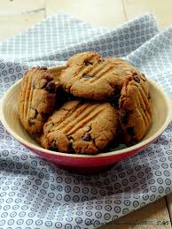 Cookies Au Beurre De Cacahuete Et Aux Pepites De Chocolat Sans Lactose Sans Oeuf Sans Gluten Blog De Recettes Bio Le Cri De La Courgette Beurre De Cacahuete Cookies