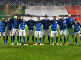 Portale dedicato al calcio giovanile italiano con notizie e approfondimenti sui campionati primavera, under 17 come funziona la nuova coppa? Italia Irlanda Del Nord In Chiaro Sulla Rai Probabili Formazioni Orario E Canale Tv