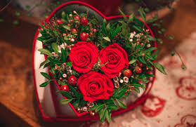 Buď si ji vybrat v obchodě, nebo na internetu. Sv Valentyn Ve Znameni Kvetin Mame Pro Vas Specialni Nabidku Kvetiny Za Oponou