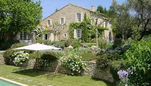 Goult Villa Rental Les Ceps 4 Bedrooms 4 Bathrooms Just 2 Km From Goult Homeaway Luxury Rentals French Style Homes French Country House French Exterior