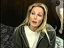 Bush durante le campagne elettorali del 2000 e del 2004. Bo Derek Interview 2000 Set Of Frozen With Fear Movie Youtube