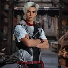 Trixx Alakasiz Oyuncu Cameron Boyce Mucize Ugur Bocegi Ile Kara Kedi Facebook