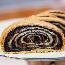 Poppy Seed Raisin Filled Kolachi Roll Food Kolachi Recipe Recipes