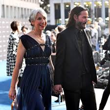 Keanu reeves irl at e3 2019. Keanu Reeves Vertraute Seiner Freundin Plaudert Aus Dem Nahkastchen Gala De