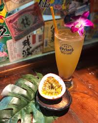 沖縄食堂みやら on instagram 生パッションフルーツぷちぷちサワー 600円 数量限定でstartしました お好きな量のパッションフルーツをサワーに入れて ぷちぷち食感を楽しんで下さいね インスタも映えちゃう alcoholic drinks alcohol brewery