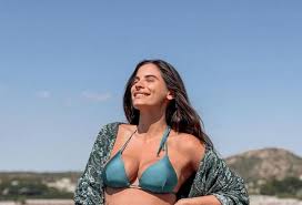 H χριστίνα μπόμπα διανύει τον έβδομο μήνα της εγκυμοσύνης της και ετοιμάζεται να φέρει στον κόσμο δίδυμα κοριτσάκια. H Egkyos Xristina Mpompa Forese To Mpikini Ths Eikona Sigmalive Magazine