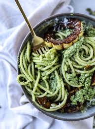 Pumpkin Seed Pesto Pasta With Caramelized Delicata Squash How Sweet Eats Recipe Food Recipes Food Processor Recipes