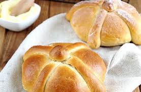 Chleb Zmarlych Pan De Muerto Recipe Food Recipes Food Plating