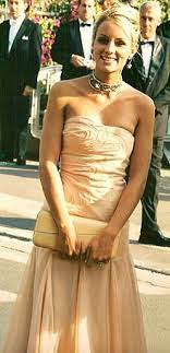 She was born in reims in the department of marne, but was raised in the region. Elodie Gossuin Wikipedia