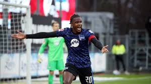 Find the perfect dedryck boyata stock photos and editorial news pictures from getty images. Hertha Bsc Dedryck Boyata Fallt Aus Jhon Cordoba Ist Zuruck Kicker