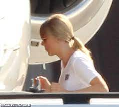 joe alwyn opens the door. Taylor Swift Boards Private Jet With Beau Joe Alwyn After Enjoying Time In Rhode Island Daily Mail Online