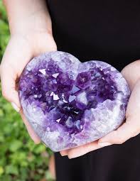 Amethyst Crystal Geode Heart One Of A Kind Crystals Amethyst Heart Geode Gemstones Crystalh Stones And Crystals Crystals And Gemstones Amethyst Crystal