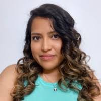 Luz Gomez's Instagram, Twitter & Facebook