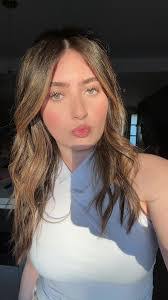 Maya Leon's Instagram, Twitter & Facebook