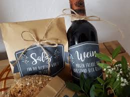 Eine jahrhunderte alte tradition ist es, brot und salz zum einzug zu überreichen. Wein Salz Und Brot Geschenk Zur Einweihung Der Neuen Wohnung Geschenke Zur Einweihung Geschenke Kleine Geschenke