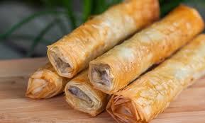 La pasta fillo o pasta phyllo è una preparazione di base molto simile alla pasta sfoglia.si tratta di sottilissimi fogli di pasta, quasi trasparenti, che sono impiegati per realizzare ricette sia dolci sia salate, in particolare per i finger food da aperitivo e per i dessert. 5 Ricette Light A Base Di Pasta Fillo Leitv