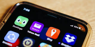 Don't Buy a 5G Phone Yet | Wirecutter