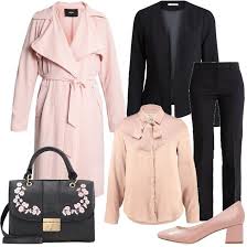 La Delicatezza Dei Toni Del Beige E Del Rosa Chiaro E La Protagonista Di Questa Proposta Che Si Compone Di Un Paio Di Guardaroba Da Lavoro Giacche Nere Outfit