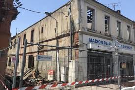1 rue de la paderne, 31170 tournefeuille, fransa. Incendie A Toulouse Un Immeuble Ravage Par Les Flammes Un Pompier Blesse Actu Toulouse