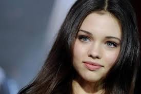 She was married 3 times and has six kids: India Eisley Cast As Young Angelina Jolie In Maleficent See The Similarities Shared By The Actresses Photos