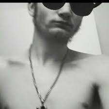 Eric Croxton's Instagram, Twitter & Facebook