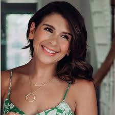 5 Instagram Accounts To Follow If You Are A Makeup Beginner