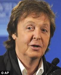 Sixties pop star Gordon killed by a heart attack