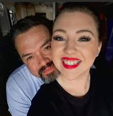 I love going around people who talk about me behind my back they be so  friendly 😂😂