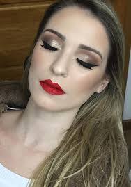 Lorena Blum's Instagram, Twitter & Facebook