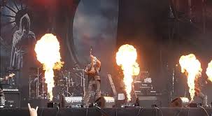 Charles spencer chaplin was het antwoord dat we op de vraag van gisteren zochten en waarmee u misschien 5. Dimmu Borgir Fan Filmed Video Footage Of Lokerse Feesten Performance Blabbermouth Net