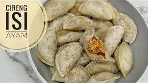 Sempol ayam terbuat dari campuran daging ayam, tepung tapioka, aneka bumbu dan dililitkan pada tusuk sate. Resep Cireng Isi Ayam Pedess Dan Enak Youtube