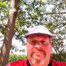 ICE captures and deports an undocumented Muslim man praying in a parking  lot.