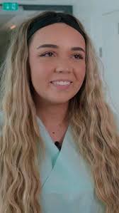 Pflegekräfte leisten jeden Tag außerordentlich tolle Arbeit, das steht  fest. 💙 Aber wie ist es wirklich, um fünf Uhr morgens bereitzustehen,  Menschen beim Gesundwerden mit allen Höhen und Tiefen zu ...