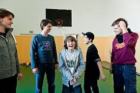 Der begriff volksschule ist historisch mit dem gedanken einer bildungseinrichtung für das volk und mit der einführung einer schulpflicht verbunden. Oead Angebote Von Kulturschaffenden Fur Schulen