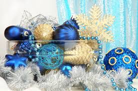 This brilliant idea doesn't take long to do, and the result is amazing. Glass Vases Decoration Ideas For Christmas 25 Beautiful Arrangements