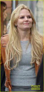 When my hair was dark for house m.d. Ginnifer Goodwin Is Really Excited About Once Upon A Time Getting More Episodes Photo 3226487 Elizabeth Lail Georgina Haig Ginnifer Goodwin Jennifer Morrison Josh Dallas Pictures Just Jared