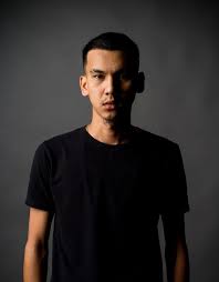Tuju] hidup wayang jalan ku like a musical tak buat langkah untuk jadi terkenal tiba masa aku go dan blow dan set a goal pecutan terkawal, under control terbang atas. Biodata Dan Latar Belakang Penyanyi Mk K Clique Iluminasi