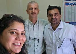 Meeting alumni is always a pleasure and that too when they passed out 16  years back. Thanks Hemal Prabhat Thakkar and Alka Thakkar for dropping by.  Keep in touch. All the best