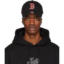 Originally from patagonia but based in milan, burlon has organised events for alexander mcqueen, maison martin margiela, diesel, gucci and chanel. Marcelo Burlon County Of Milan Black Boston Red Sox Edition Cap Marcelo Burlon County Of Milan