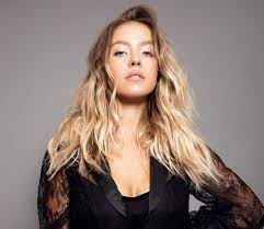 Sydney's maternal grandfather's surname likely was webb. Euphoria S Sydney Sweeney Boards American Sole