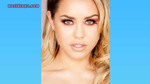 Switch to the light mode that's kinder on your eyes at day time. Alina Lopez Model Bio Age Height Family Photos Videos