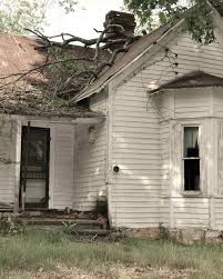 Pin By Carmeletta Paulsen On Decay Abandoned Houses Old Farm Houses Old Abandoned Houses